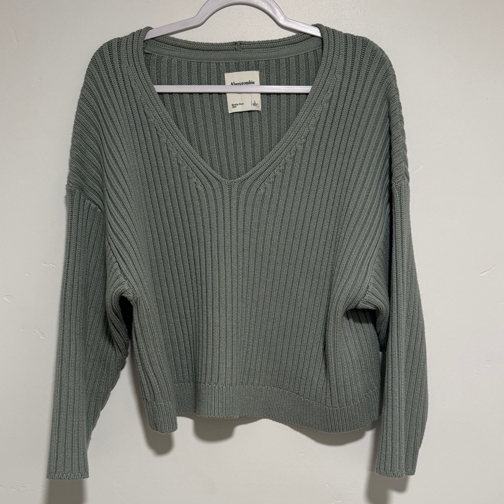 Abercrombie & Fitch V-Neck Ribbed Sweater - Olive Green - Women’s L